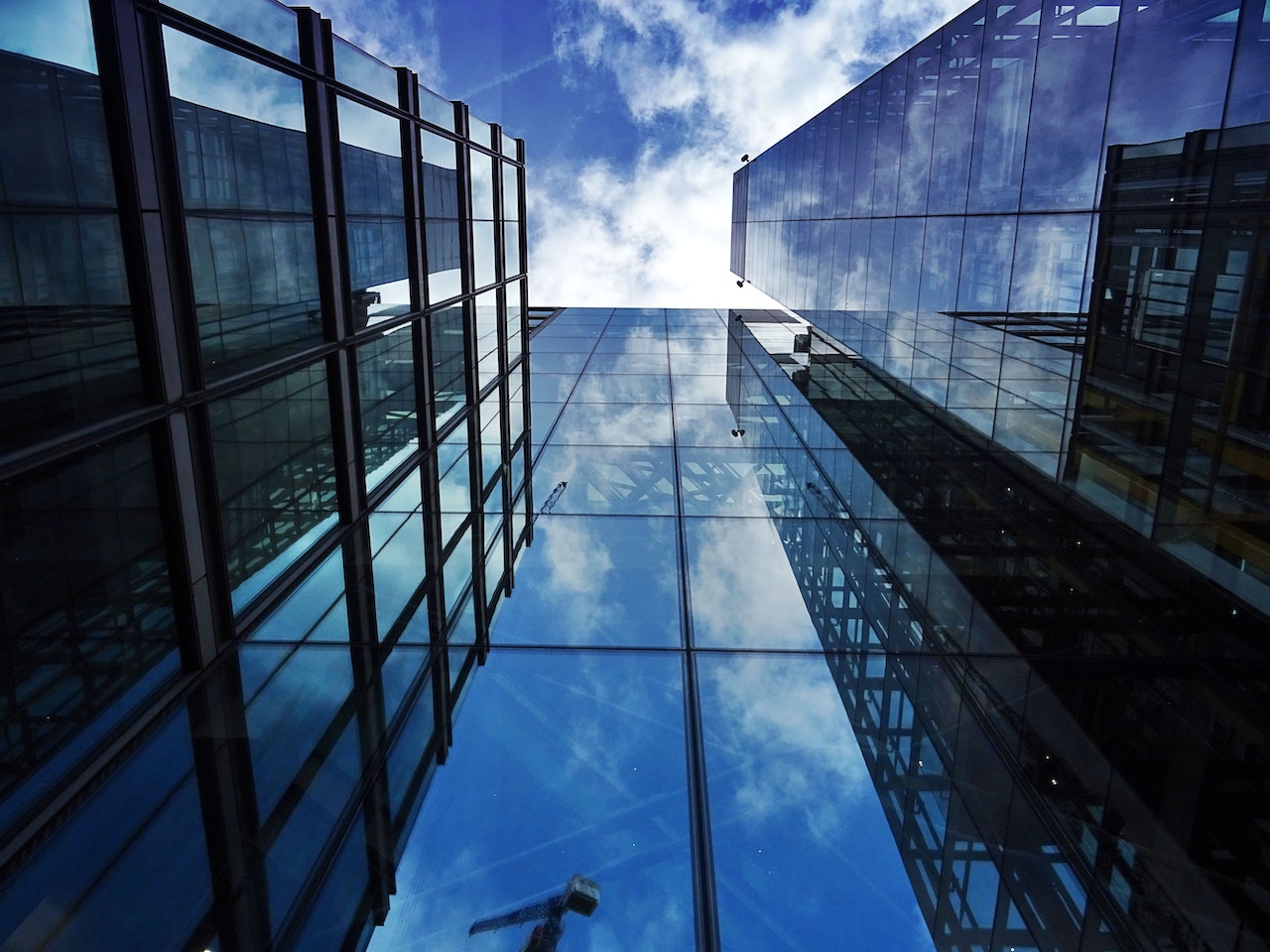 Worms-Eye-View-of-Glass-Building