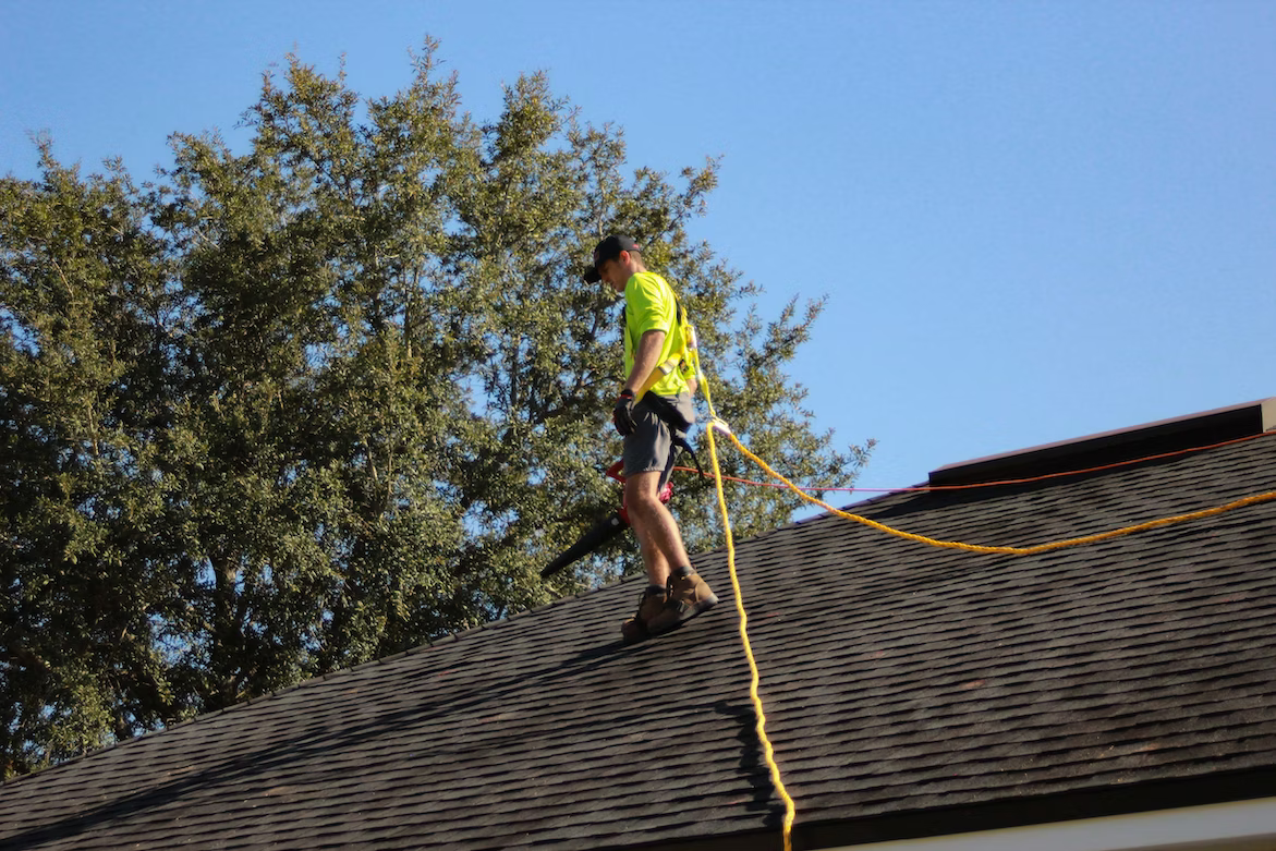 Roofing companies with high ratings and customer satisfaction