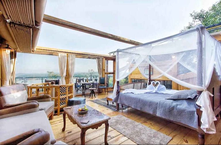 best-9-romantic-resorts-near-pune-for-couples-trendswe