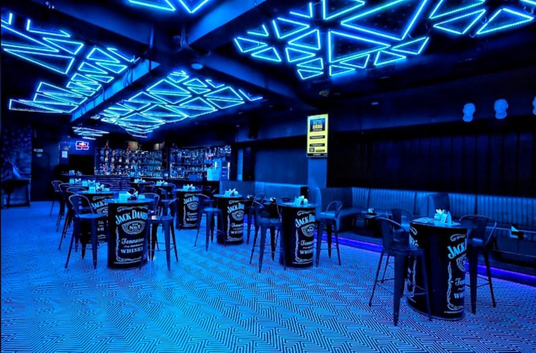 Top 11 Nightclubs in Andheri - Trends We